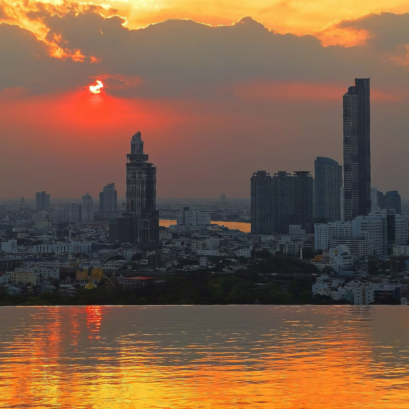 Last sunset of the year - Bangkok